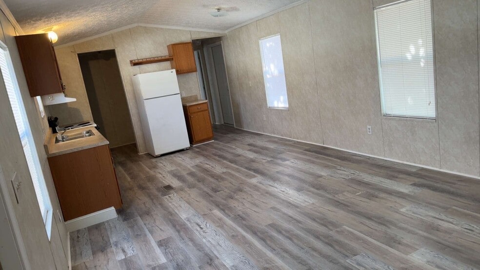 Building Photo - 2540 Shelton Dr