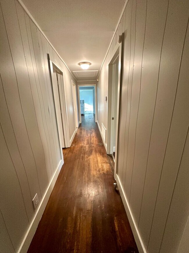 Building Photo - 312 Cooper St