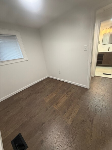 Building Photo - 507 1/2 Park Ave