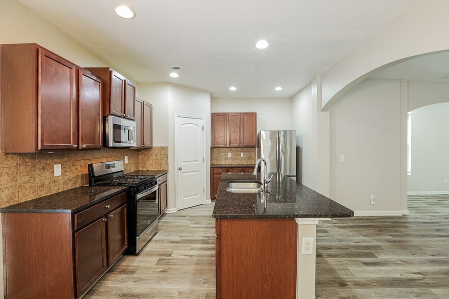 Building Photo - 5163 Rapahoe Trail