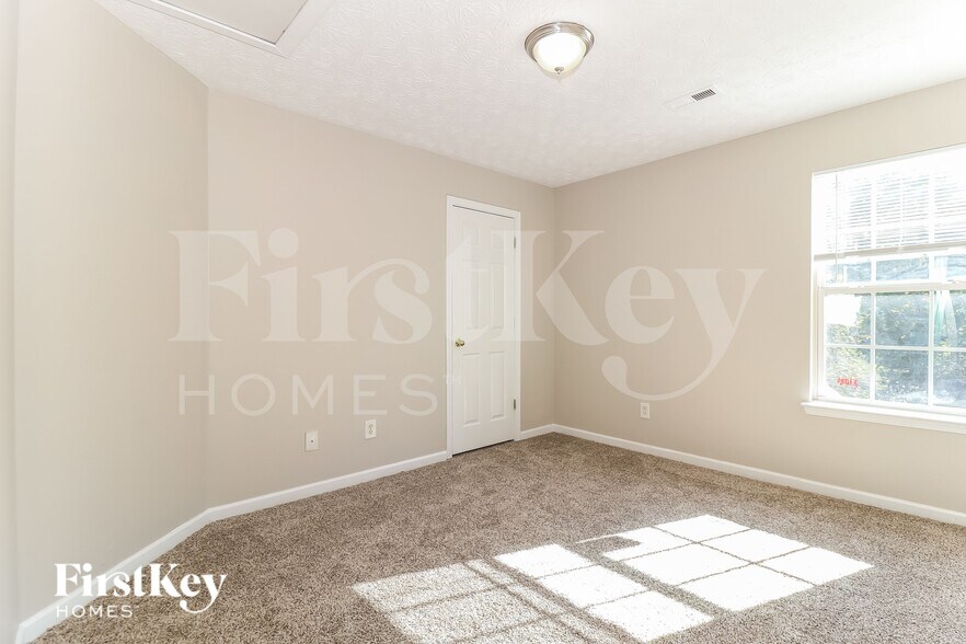 Building Photo - 4513 Waterman Dr