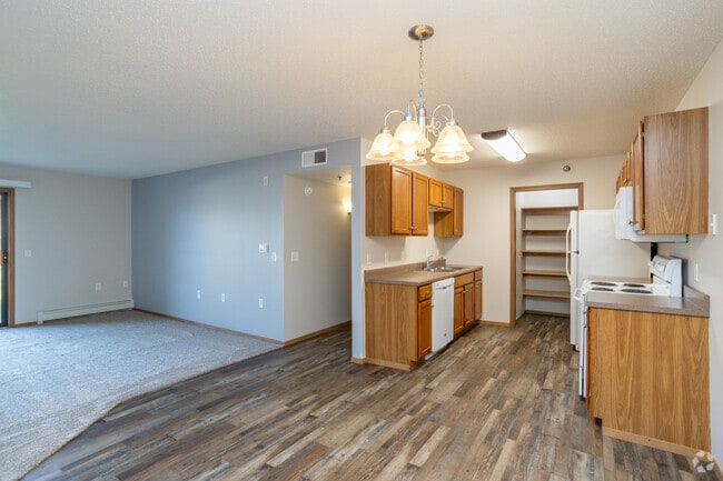 2BR, 1BA - 1020SF - Dinning Room - 4801 E 41st St