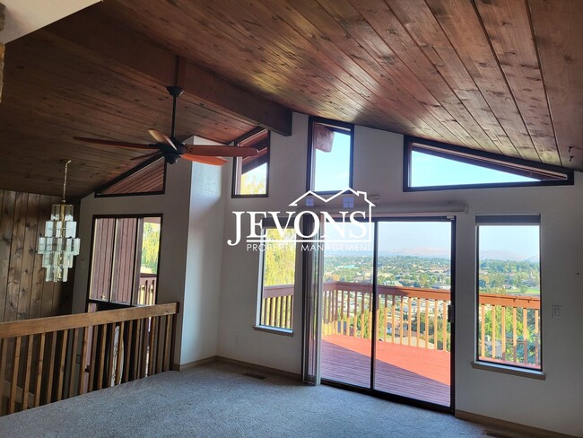 Building Photo - Lovely 3-bedroom home with fully equipped ...