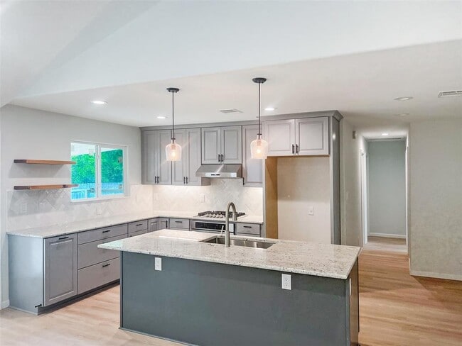 Building Photo - 7736 Croftwood Dr