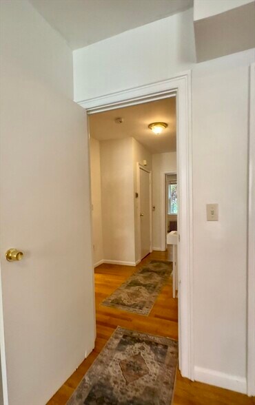 Building Photo - 12 Follen St