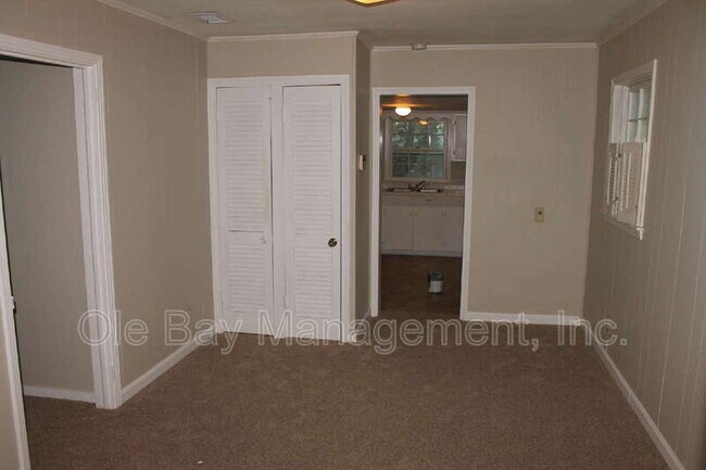 Building Photo - 2454 Richard Ave