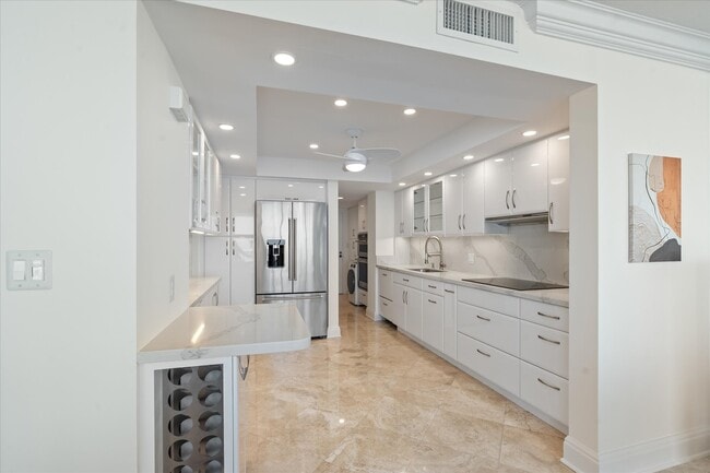 Building Photo - 2200 S Ocean Ln