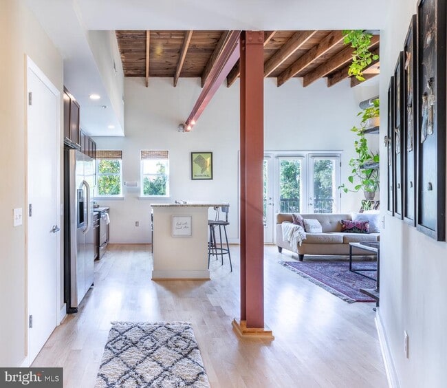 Building Photo - 2201 2nd St NW