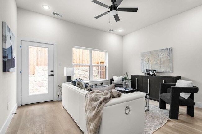 Building Photo - 2340 Alsiddiq Dr