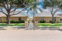 Building Photo - 1908 Bahamas Dr