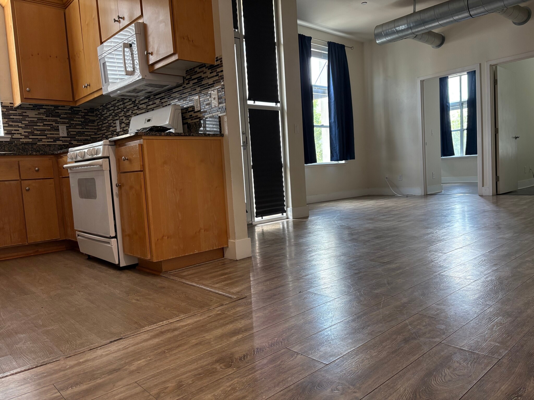 Entry - 289 3rd St