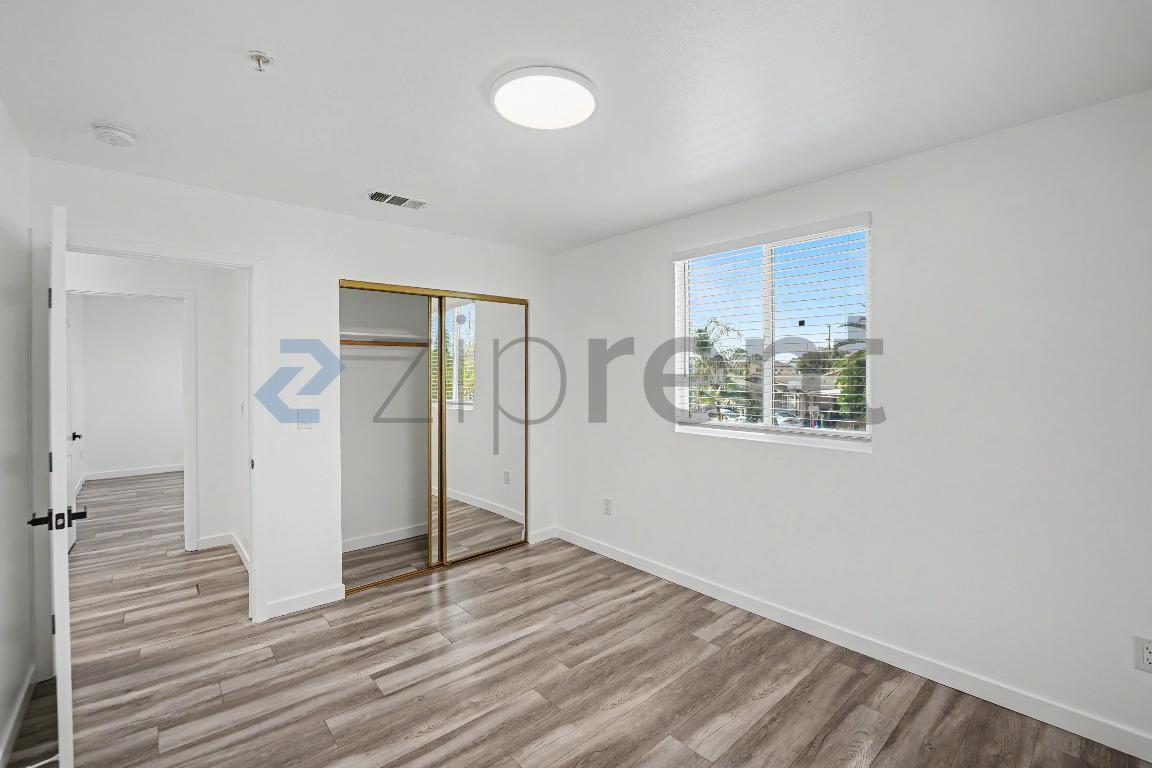 Building Photo - Unit