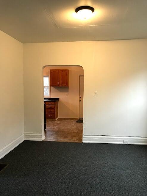 Building Photo - 423 Parade St