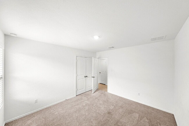 Building Photo - Ready NOW! Greenbelt Wooded Views