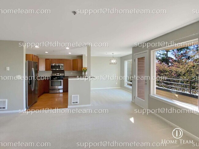Building Photo - Luxurious 1-Bedroom Condo with Scenic Views and Modern Amenities in Bellevue, WA!