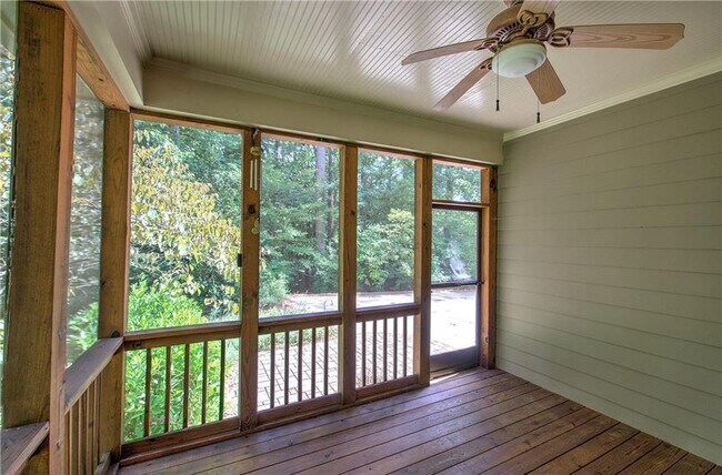 Building Photo - 2320 Starr Lake Dr NW