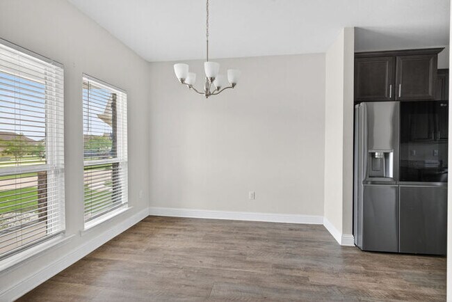 Building Photo - 15610 Ridge Ct