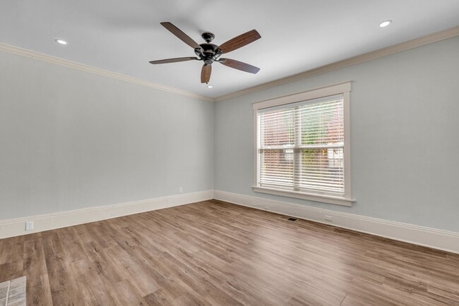 Building Photo - Renovated 3 Bedroom 3.5 Bath Home for Rent!