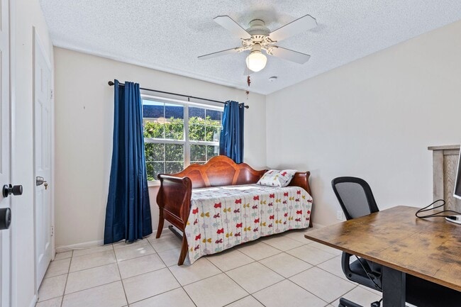 Building Photo - Fully Furnished 2Bedroom in Coronado Cove