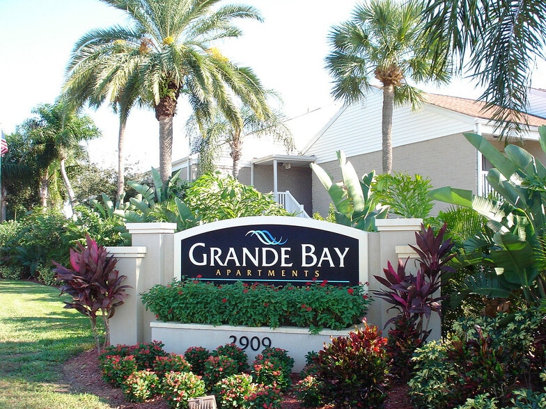 Primary Photo - Grande Bay