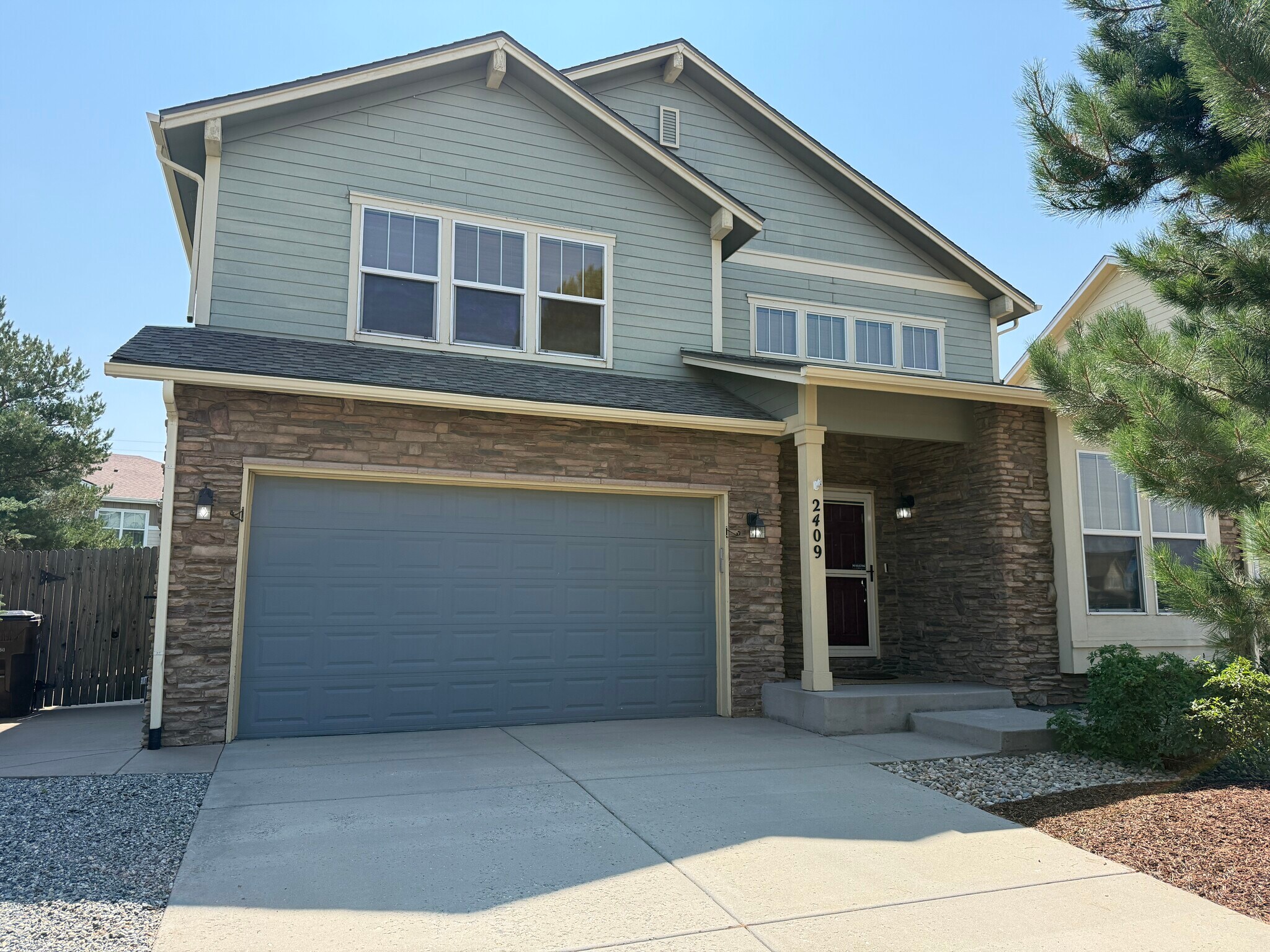 Building Photo - 2409 Capital Dr