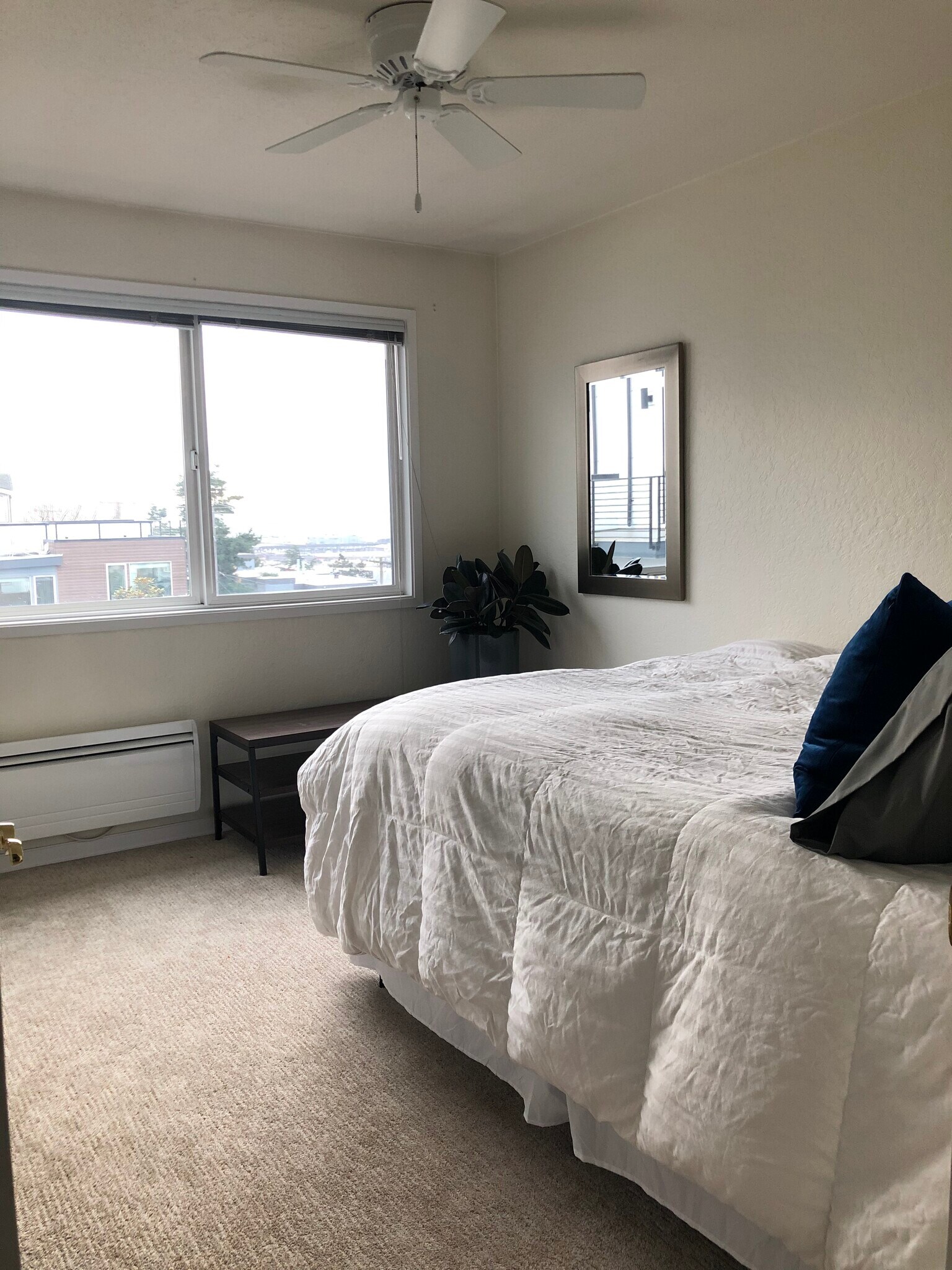 Interior Photo - 2625 13th Ave W