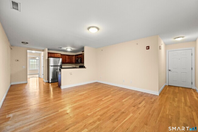 Building Photo - 24 Hartford Rd