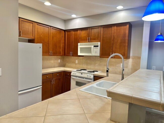 Building Photo - Beautiful 1 bed condo in the heart of Bell...