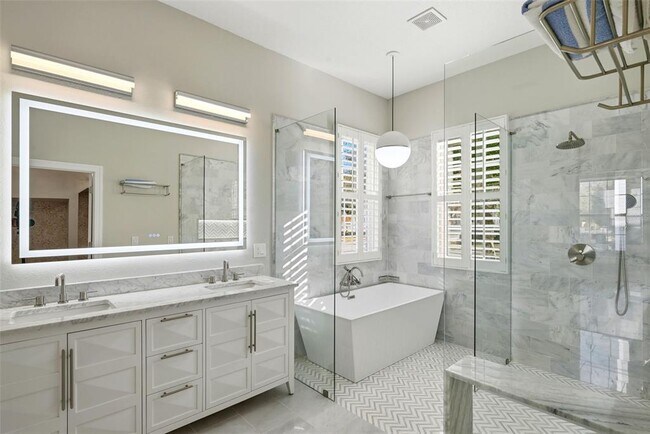 Building Photo - 701 Eagle Woods Tr