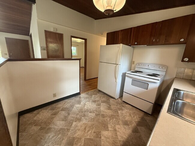 Building Photo - Single Family Home Available for Rent!