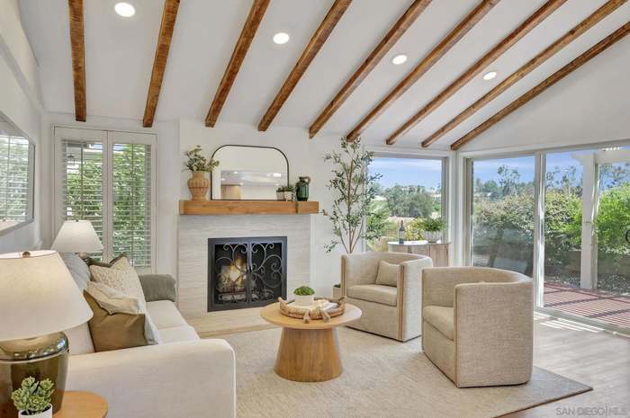 Building Photo - 12880 Circulo Dardo