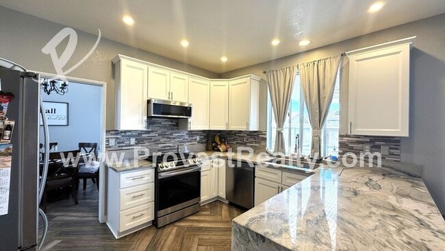 Building Photo - 12988 Claremont Ct