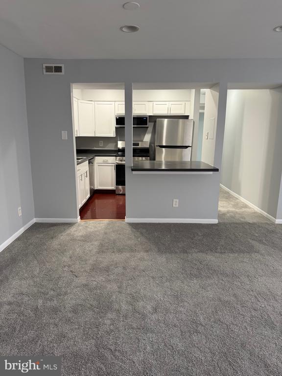 Building Photo - 10122 Campus Way S