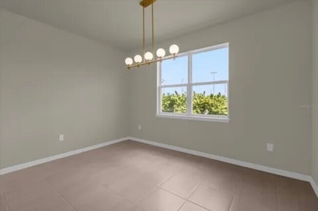 Building Photo - 10266 Pk Ests Ave
