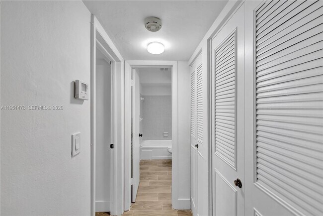 Building Photo - 1939 Jefferson St