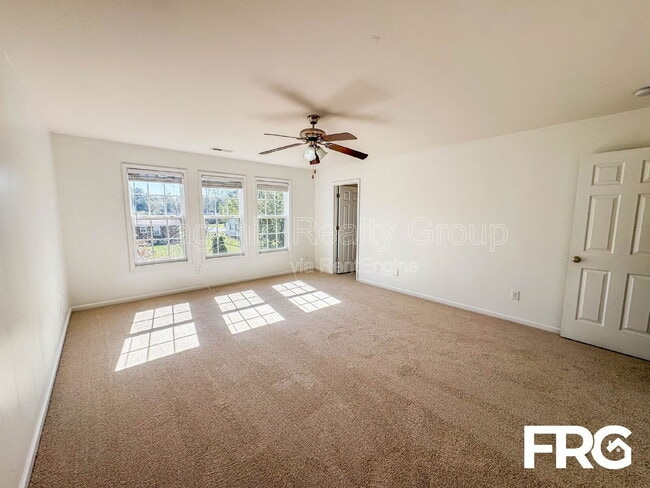 Building Photo - 1021 Jade Ln
