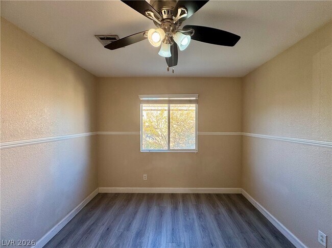 Building Photo - 9964 Canyon Peak Dr