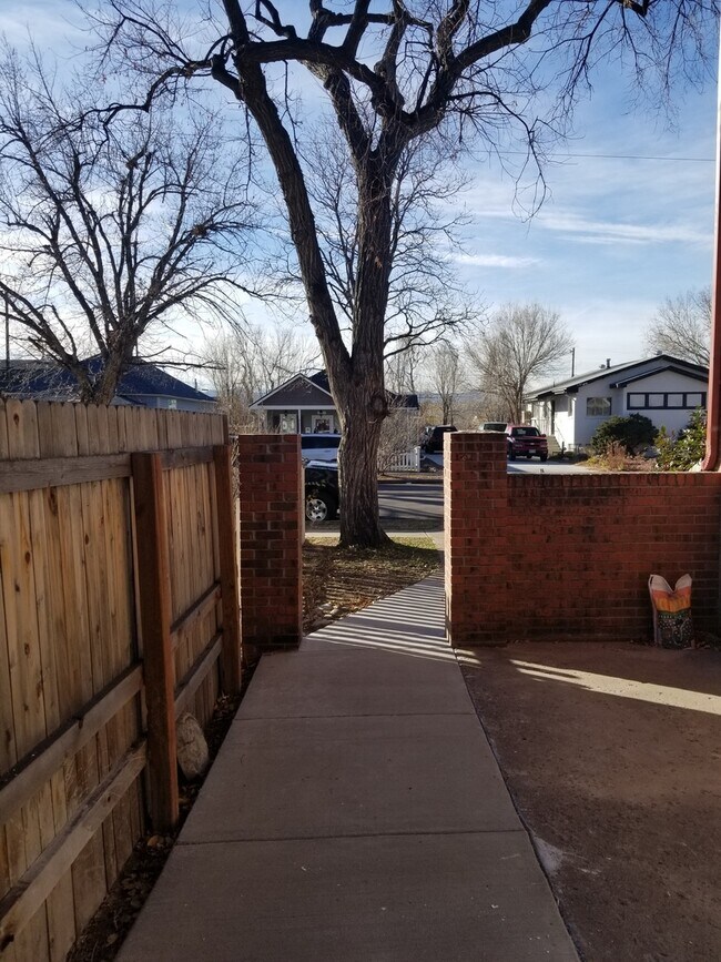 Building Photo - 5580 S Curtice St