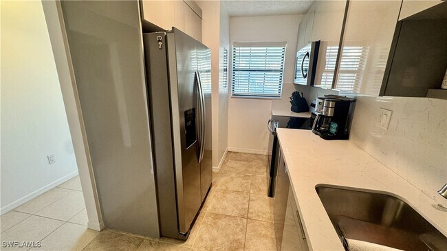 Building Photo - 5339 Treetops Dr