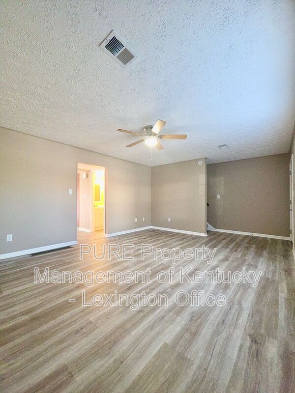 Building Photo - 3493 Sutherland Dr