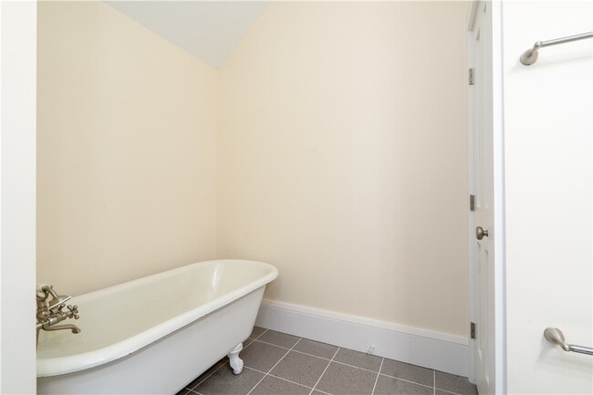 Building Photo - 178 Main St