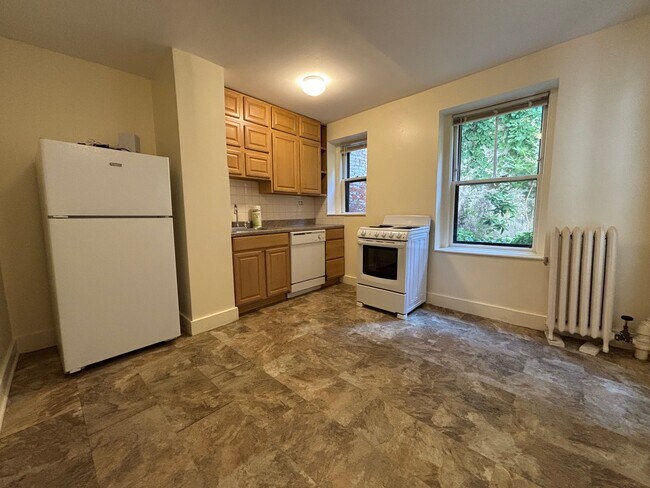 Building Photo - 69 Myrtle St