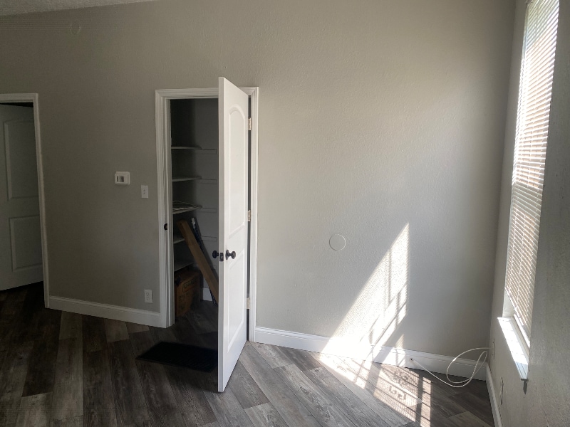 Building Photo - 3400 E 14th St