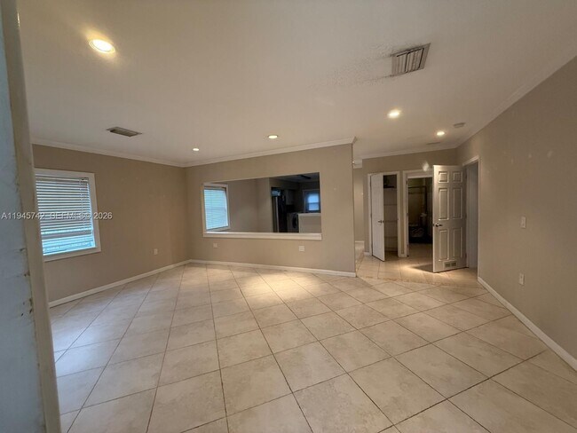 Building Photo - 2140 NE 183rd St