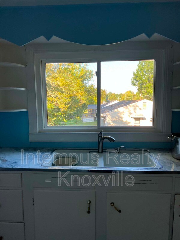Building Photo - 304 Sarvis Dr
