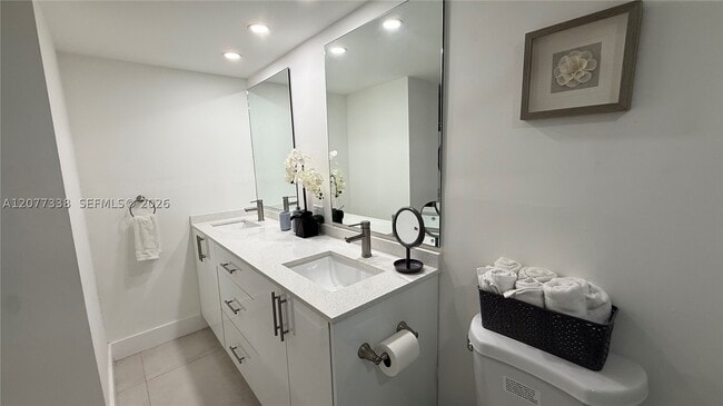 Building Photo - 5600 Collins Ave