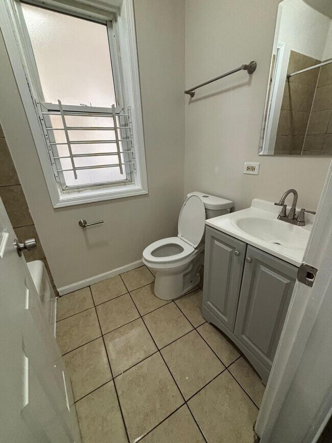 Building Photo - MAY_7543