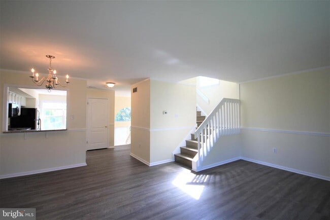 Building Photo - 4000 Quaker Ct