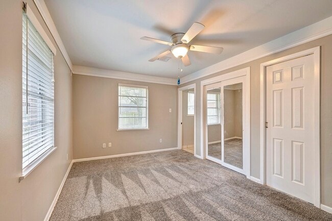 Building Photo - 1135 W 31st St