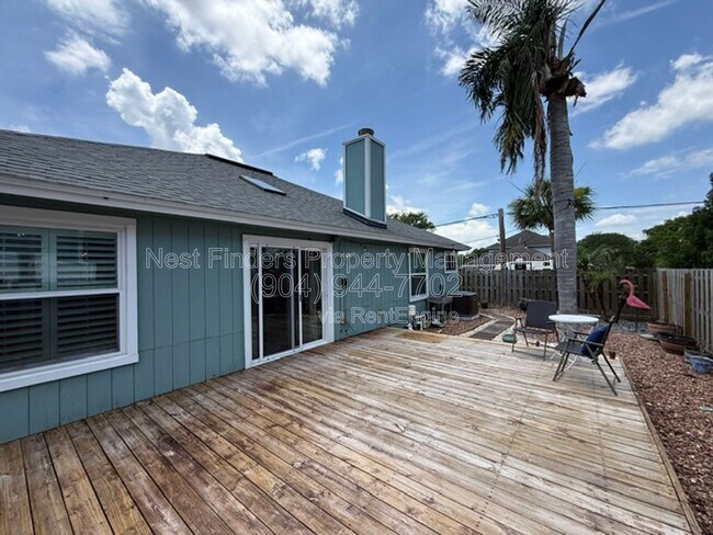 Building Photo - 1695 Evans Dr S